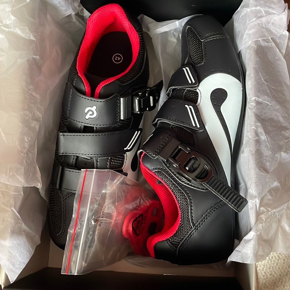 NWT Peloton shoes sz 42